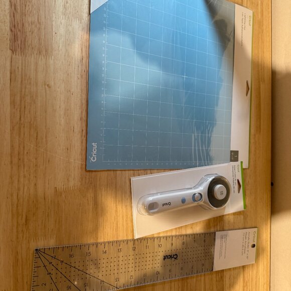 Cricut Tools Lot - Picture 2 of 4